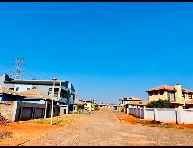 LAND FOR SALE IN HESTEAPARK